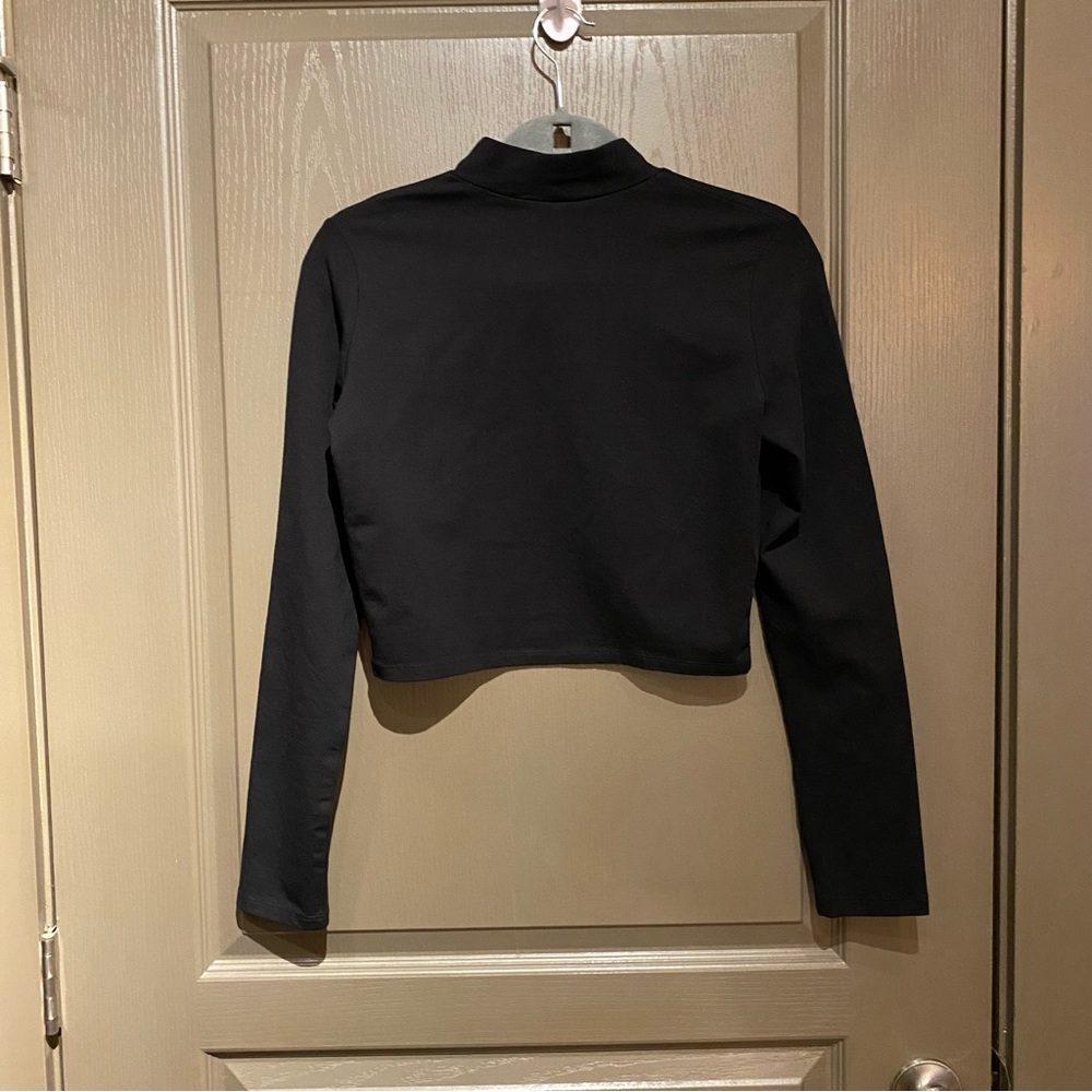 NWOT Zara Cropped Mock Neck Top
Color: Black - Picture 10 of 11